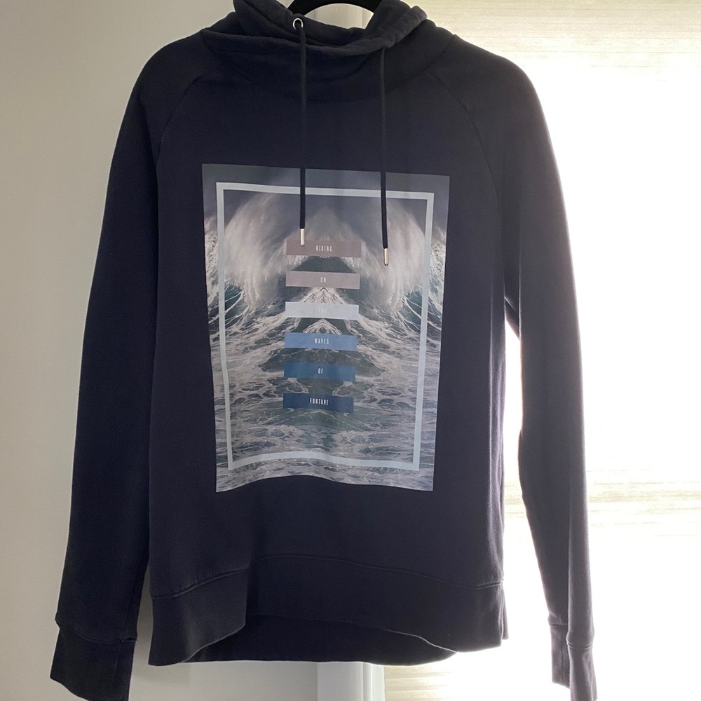 H&M’s sweatshirt